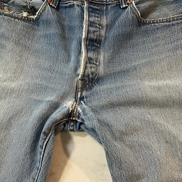 Men’s Levi’s 501 Original Fit Button Fly Distressed 34 x 30.5 - Picture 6 of 7